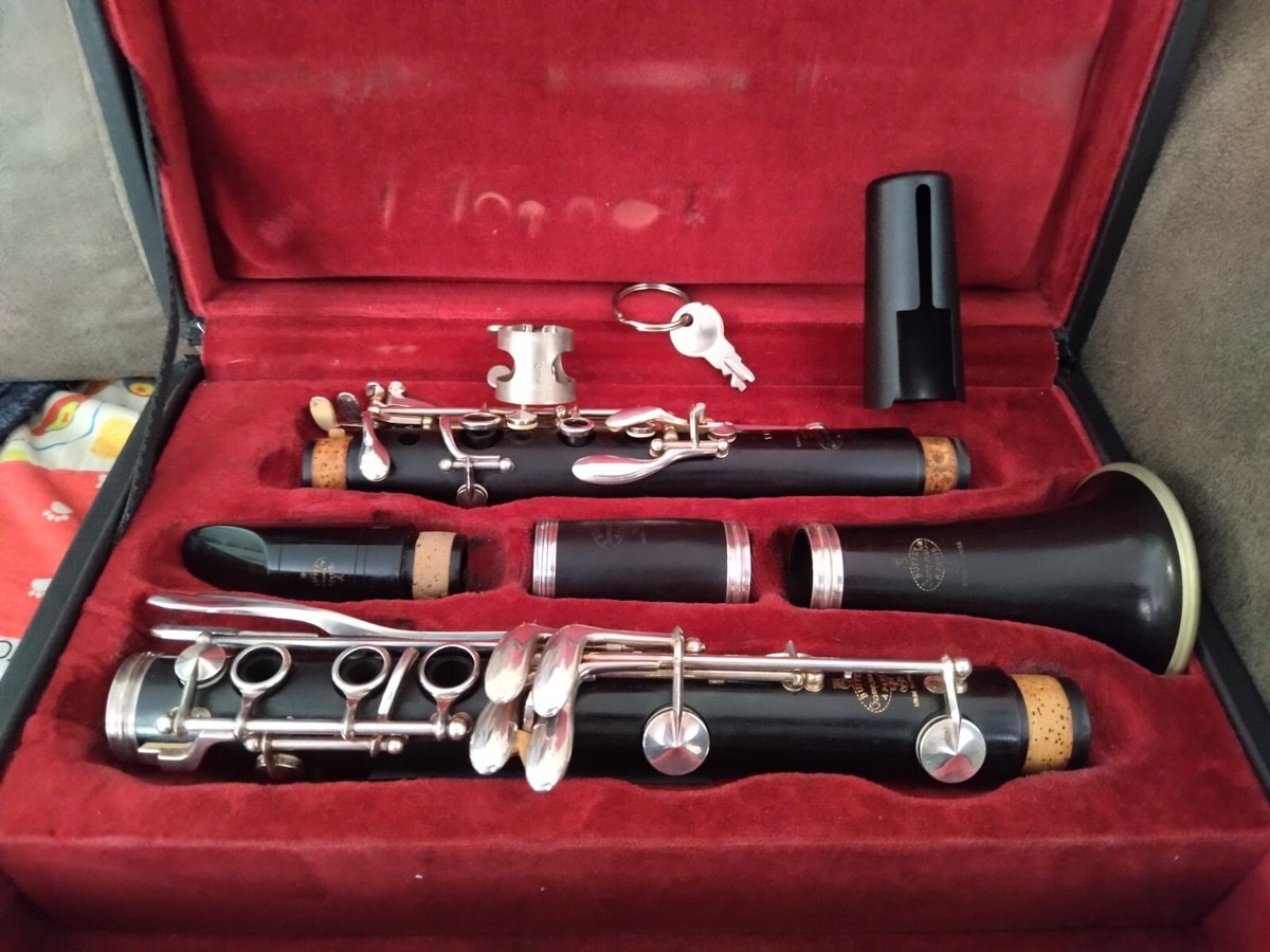 Buffet Crampon E13 Bb Clarinet: Intermediate/Semi-Pro model, wood