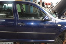 TÜR Vorn Rechts VW Golf 1.4 1 J Farbe Blau-met LB5N Limousine