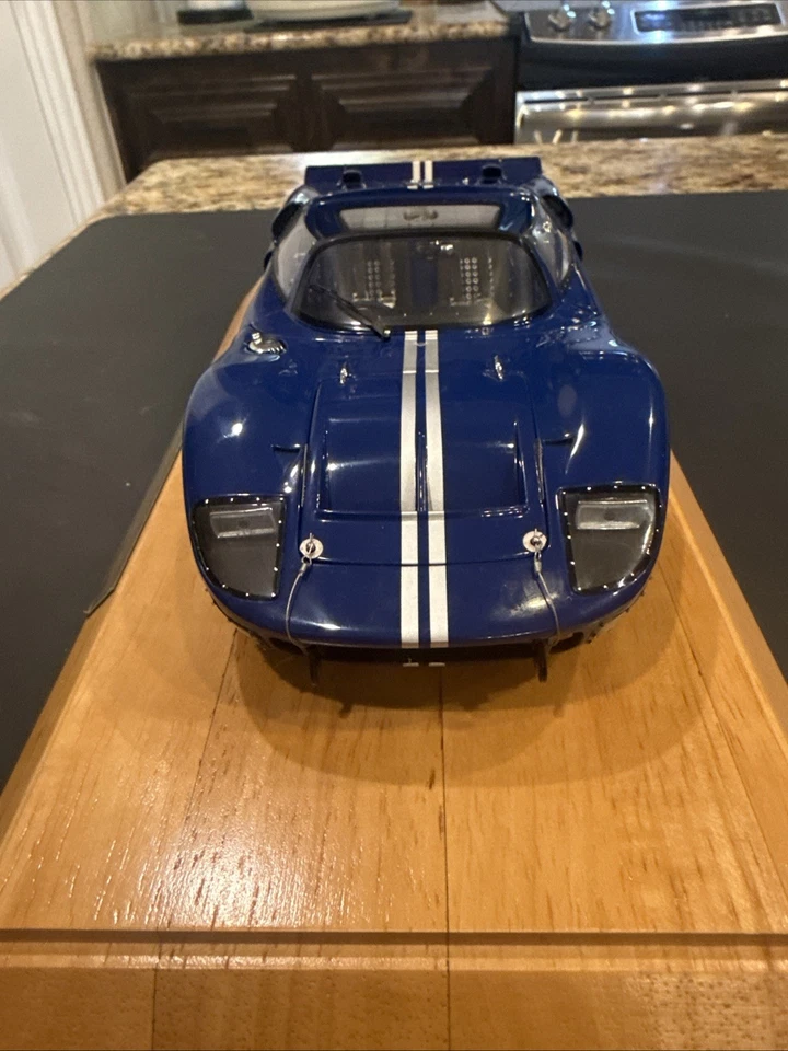 Exoto / Danbury 1966 Ford GT40 Roadster 1:18 & Display in Original Packaging - Image 4 of 4