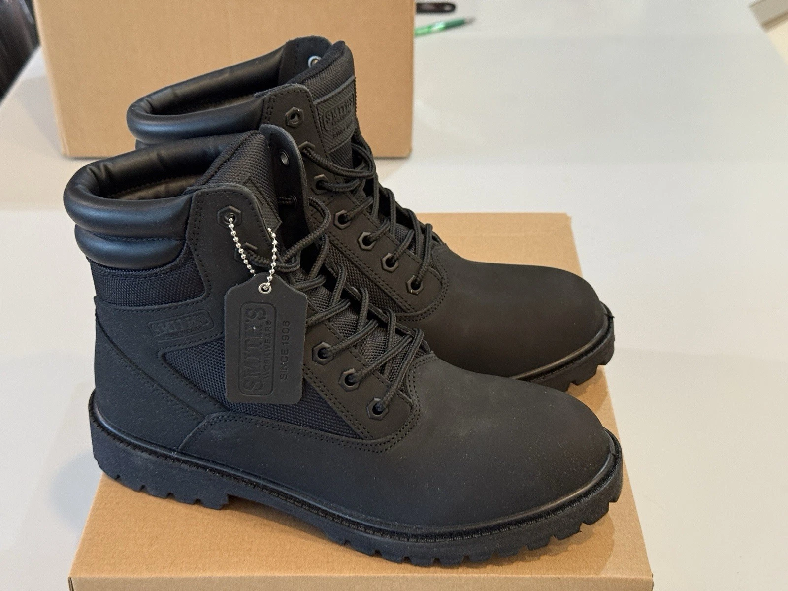 Size 8 Men’s Smiths workwear boots Sm10010-001 New In Box
Opens in a new window or tab