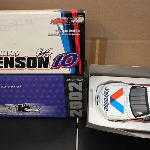 Action Racing 2002 Johnny Benson #10 Valvoline Pontiac Grand Prix 1:24 Scale Die