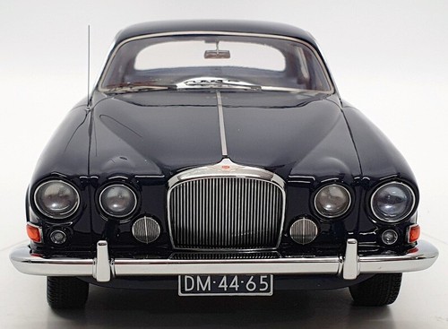 Neo Scale Models NEO18235 - 1961 Jaguar MK X  - Dark Blue - Picture 4 of 7