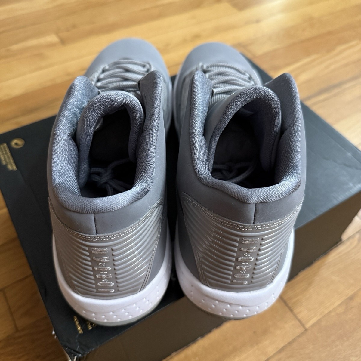 Nike Air Jordan Max Aura 2 Cool Grey Medium White Men's Size