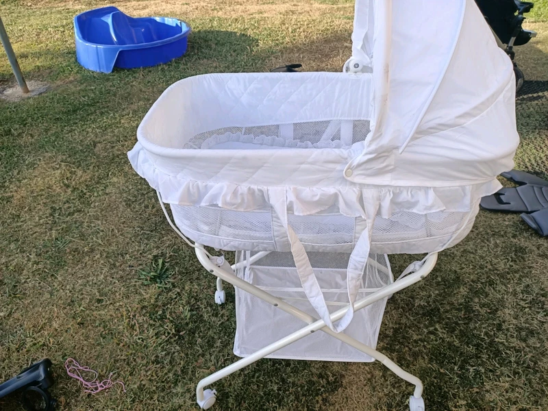 gumtree bassinet