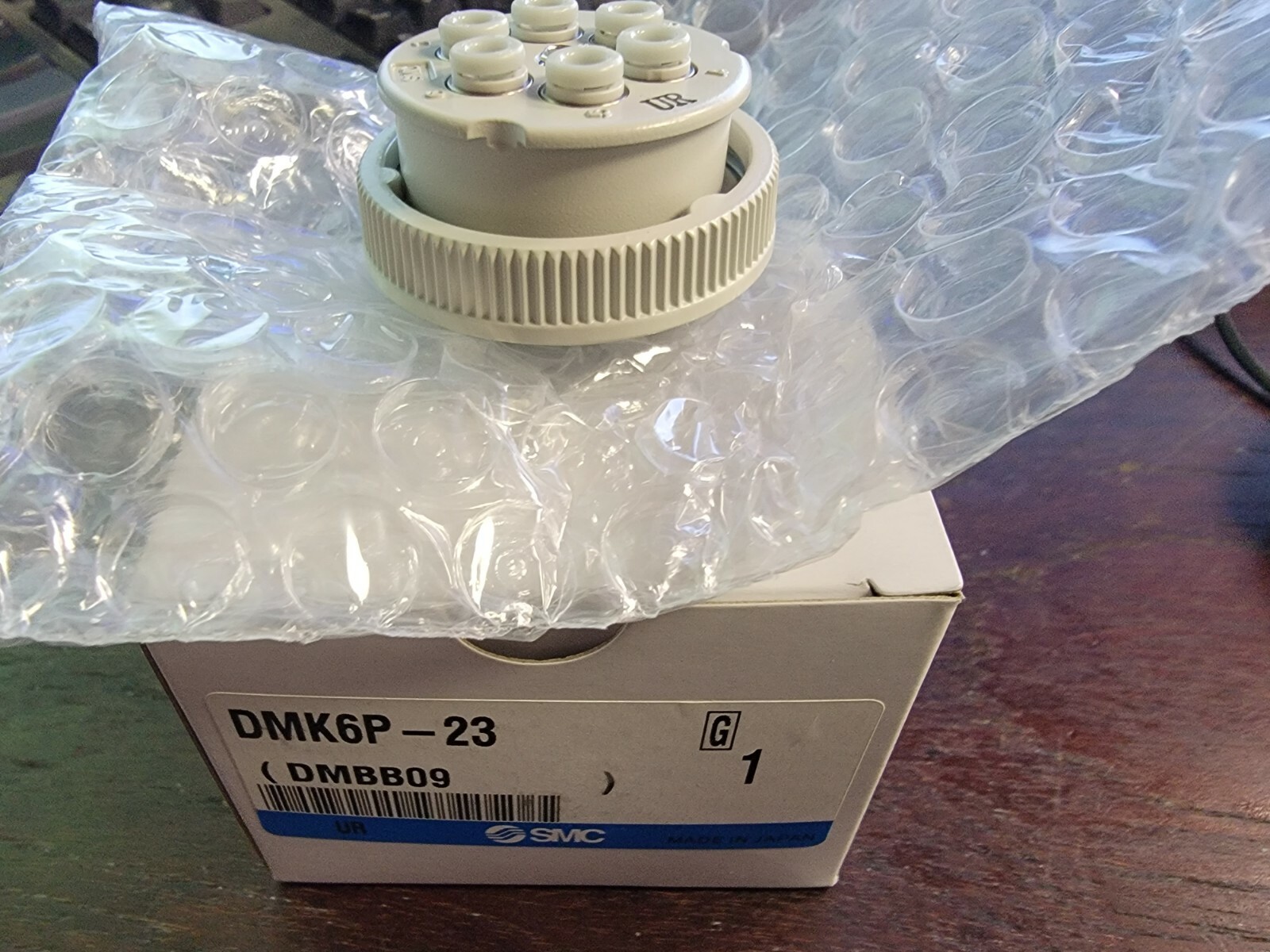Lot of 5 New SMC DMK6P-23 Connectors