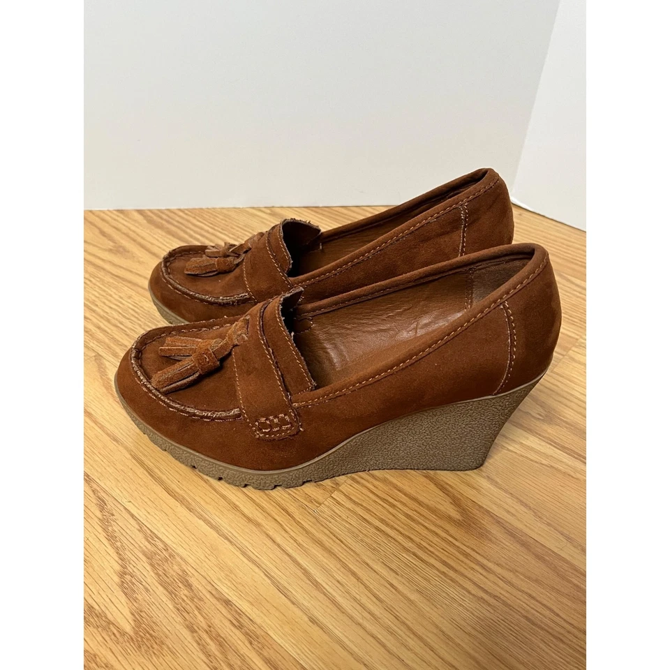 Mocassim anabela feminino MIA marrom camurça borla tamanho 6 - Imagem 4 de 4