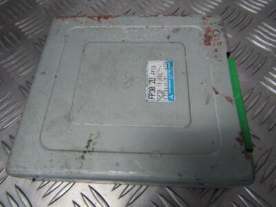 E2T86181M FP3018881  FP302U ECU Engine Computer (Engine Control U UK359453-56