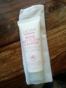 aldi hot cloth cleanser gift set