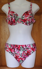 New Women's Swimsuit Bikini 2 Piece Floral Print Set Size MEDIUM Slightly Padded