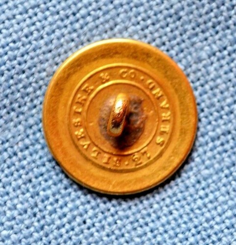 Botón años 1830-'40, "Q.C." - Imagen 2 de 2