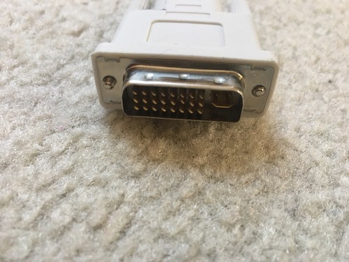 Compupack 6611T008-001-RS1 DVI-D to DVI Female and VGA Female Splitter Y Cable - Picture 2 of 4