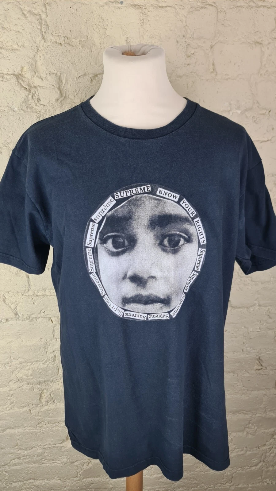 T shirt homme SUPREME « Know Your Rights » taille : XL BON état