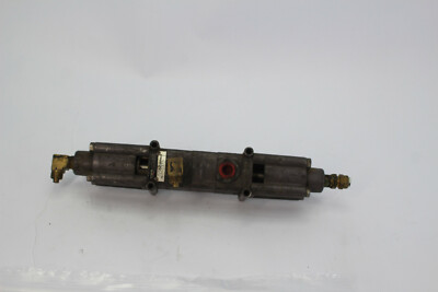 Wabco P61128 Pilot Air Valve 1/4D Used