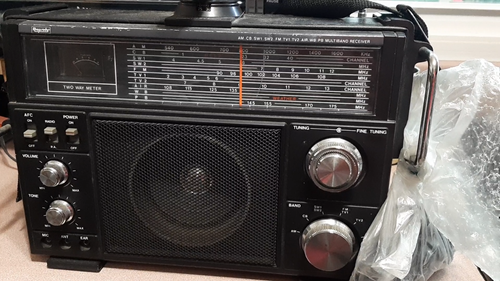Vintage Rhapsody AM CB SW1 SW2 FM TV1 TV2 AIR WB PB MULTIBAND RECEIVER RY-610 - Film 1 z 1