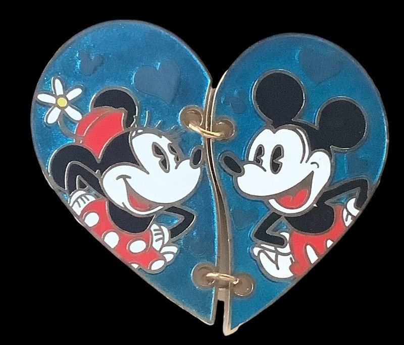 DISNEY MICKEY AND MINNIE 2 PC LINKED STITCHED HEART PIN
