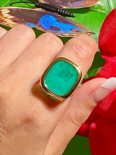 Star of Hollywood, Angelina Jolie Inspired, Large Bezel Emerald Ring, Size 7