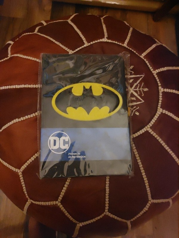 *NEW* Batman - Bat Symbol - DC. Embellished Premium A5 Journal