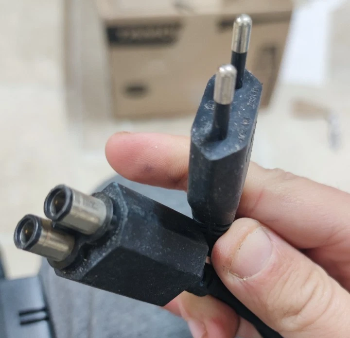 ALIMENTATORE XBOX 360 S ORIGINALE MICROSOFT 200-240V MODEL A10-120P1A - Immagine 3 di 3