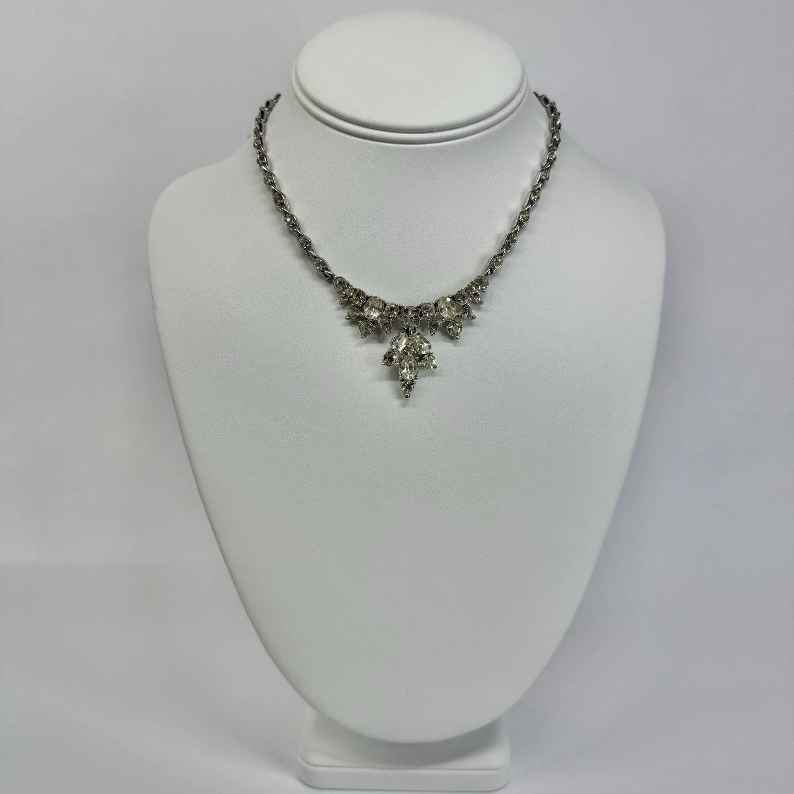 BOGOFF Floral Rhinestone Clear Crystal Silver Tone Vintage Necklace Jewelry N610