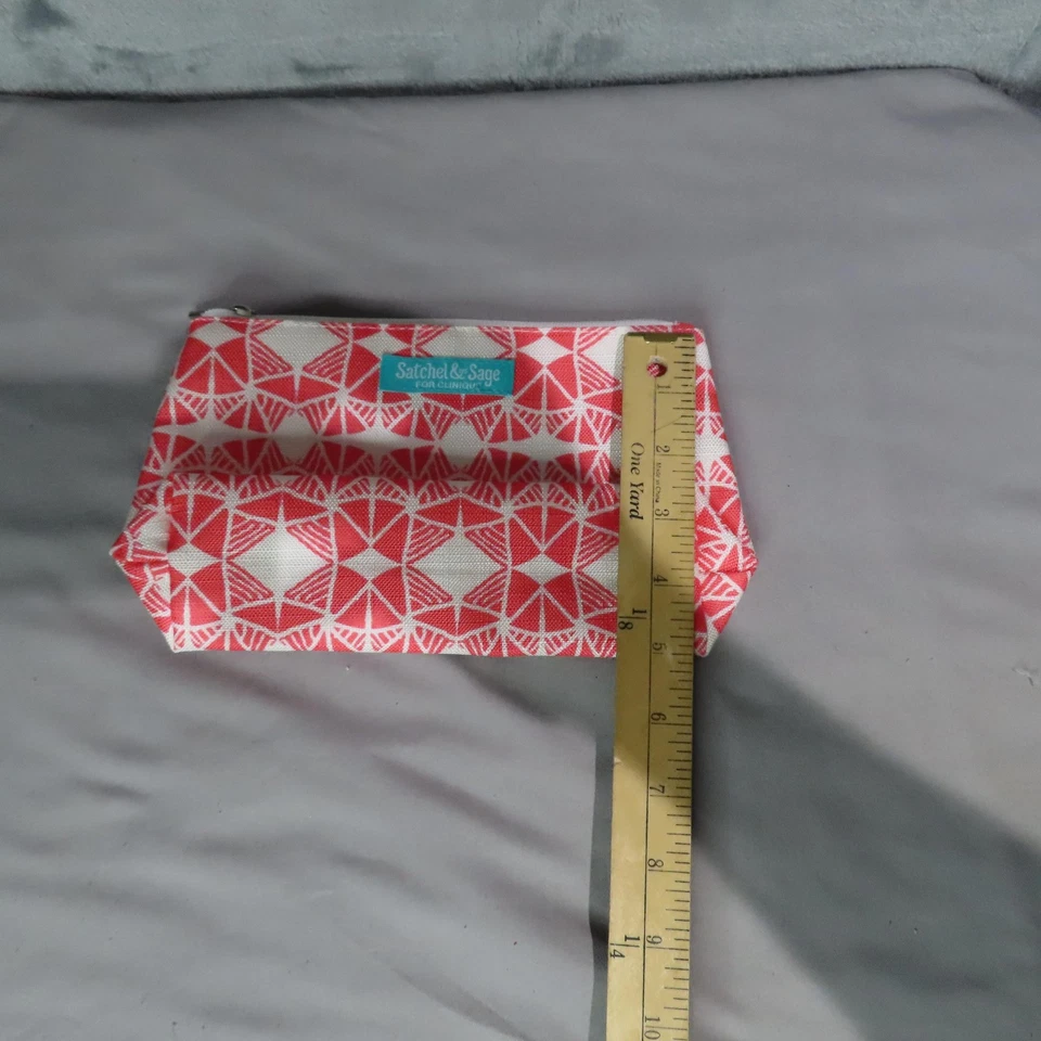 Satchel & Sage For Clinique Makeup Bag Red White Geometric Print Zipper Pouch - Image 4 of 4