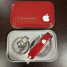 Victorinox Navaja Suiza Apple (Mac) Logo Set de Regalo con Lata y Llavero - Raro