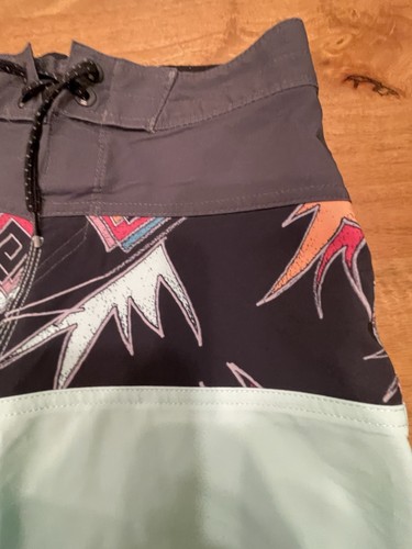 Billabong Surf Short Sz 23. Tropical Print Recycler Training Pro - Picture 10 of 11