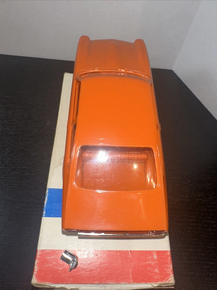 Chevy Vega 1974 promoción naranja con caja Foto 4 de 4