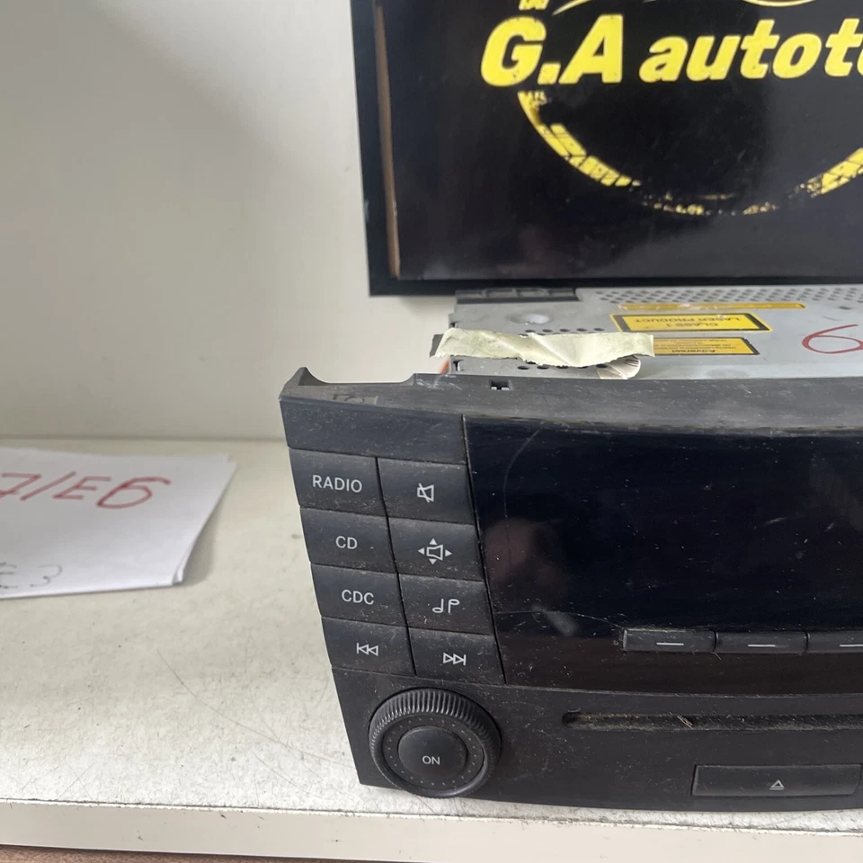 Mercedes E-Klasse W211 CD-Player Radio A2118209789 2118209789 - Bild 4 von 4
