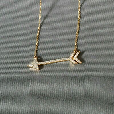 1Ct Round VVS1 Diamond Arrow-Shape Pendant 18'' Free Chain 14K Yellow Gold Finish
