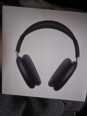 airpod max midnight blue brand new 
