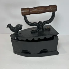 Antique Vintage Charcoal Coal Cast Iron Sad Iron Press Wood Handle Rooster Latch
