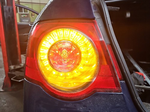 Rückleuchte links VW Passat B6 Limousine im Kotflügel / IM 83369