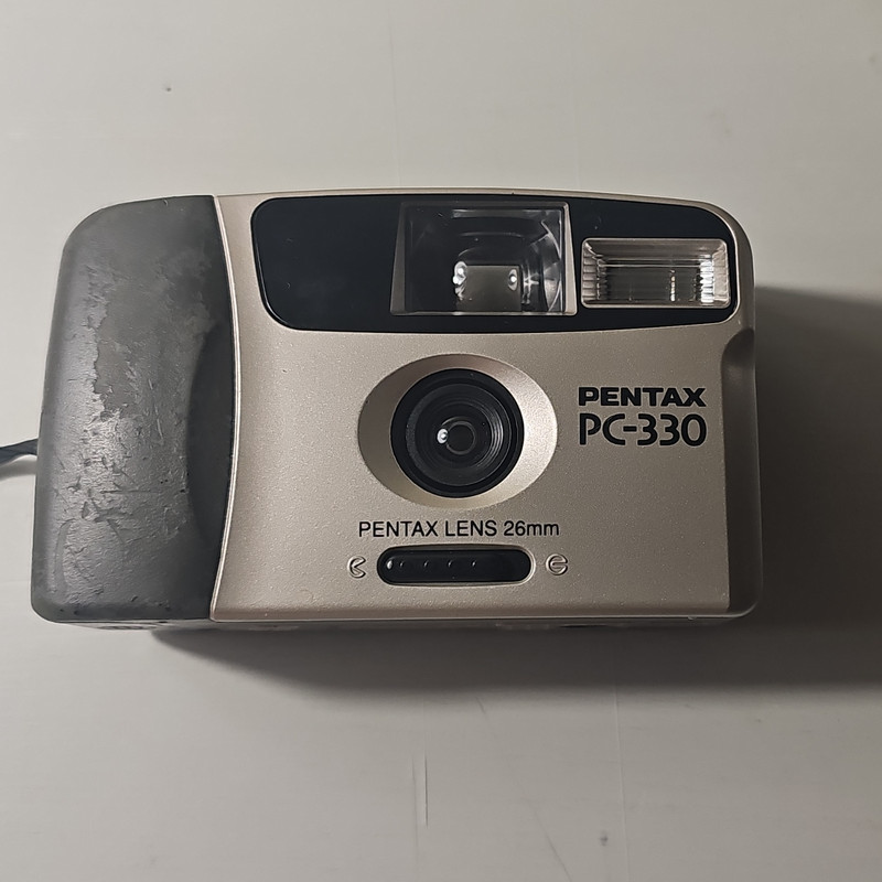 Pentax PC-330 35mm Point & Shoot Film Camera Auto Focus Built-In Flash Silver