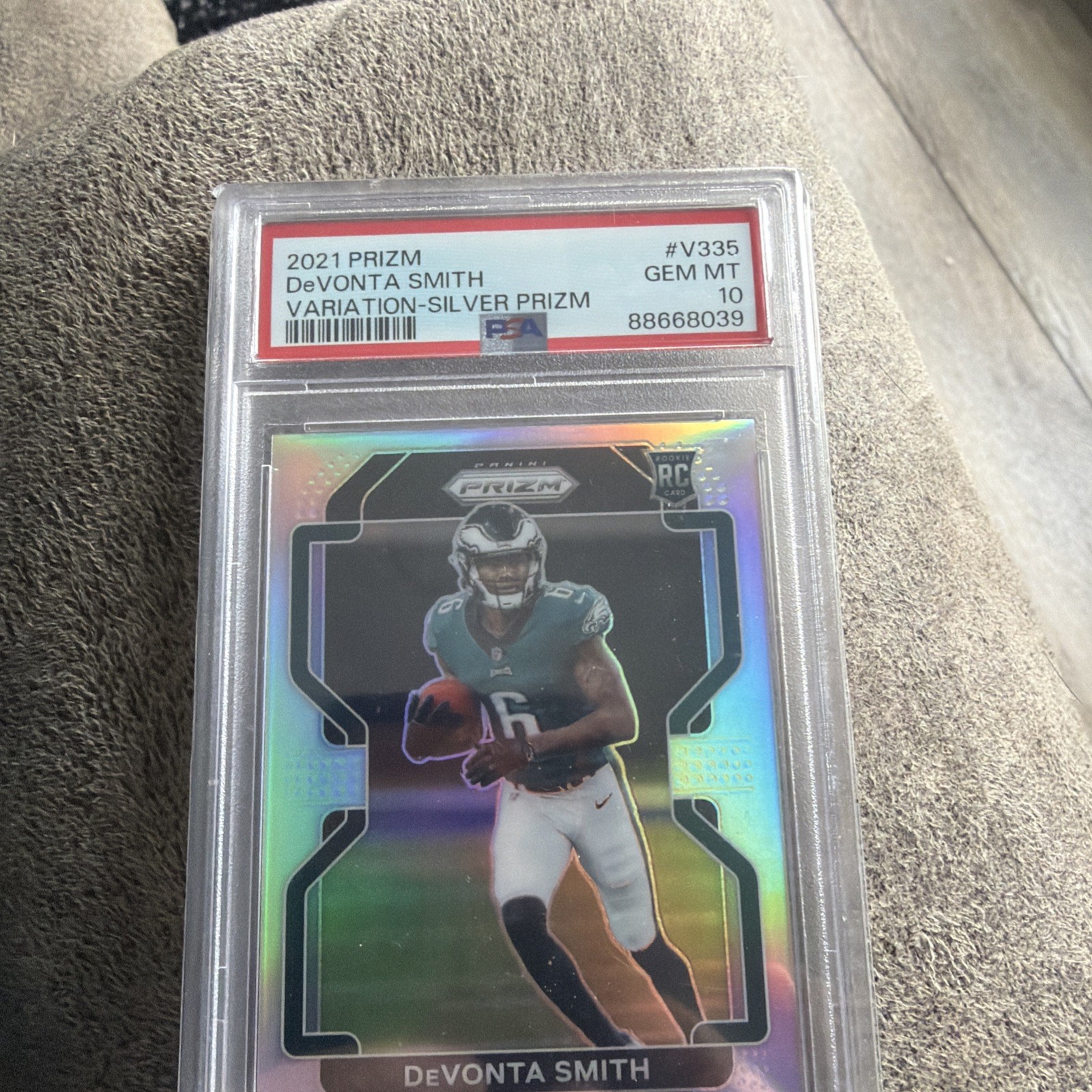 2021 Panini Prizm #V335 DeVonta Smith Rookie RC Variation Silver Prizm PSA 10