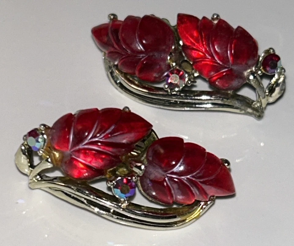 Vintage 1950’s STAR Red Jelly Lucite Leaf Clip Earrings, Aurora Borealis Stones - Image 2 of 4