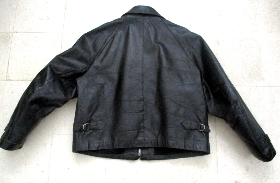 JAQUETA DE MOTOCICLISTA RARA ARMANI JEANS por GIORGIO ARMANI COURO GG - Imagem 3 de 4