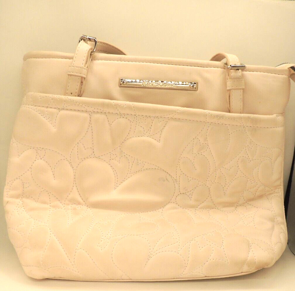 designer BETSEY JOHNSON WHITE be mine xo PURSE QU… - image 2