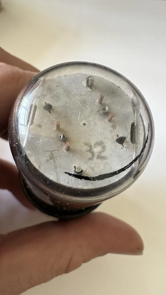 NOS 12SN7GT NEGRO Belleza VIDRIO Legendario Grueso Mica con Soportes Platos Negros Foto 3 de 4