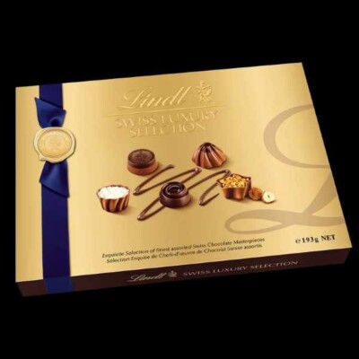 Lindt SWISS LUXURY SELECTION Assorted Chocolate Pralines Gift Box