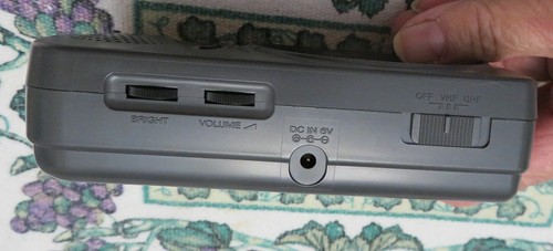 Vintage Casio Personal Portable Pocket LCD Color TV Model TV-480B (Pre-Owned) - Picture 6 of 10