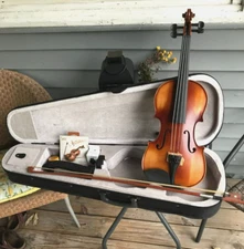 Gorgeous Solid Wood 4/4 Full Size Violin with Spruce Top & Maple Back and Sides