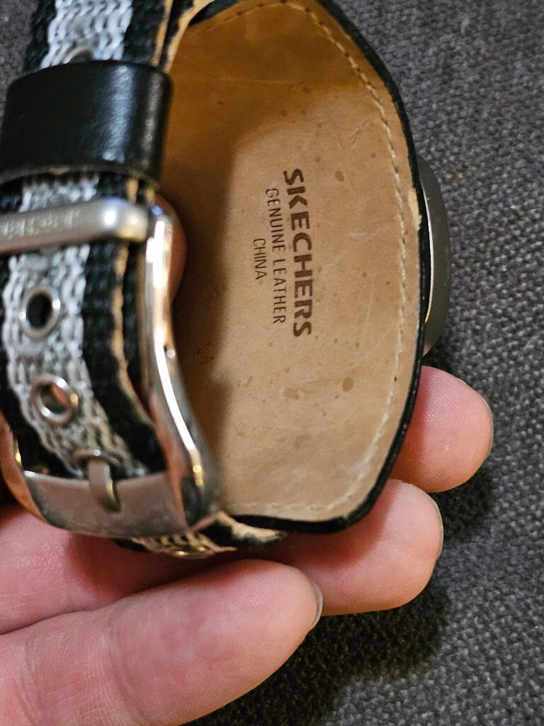 SKECHERS WATCH BLACK LEATHER BAND BLACK DIAL.