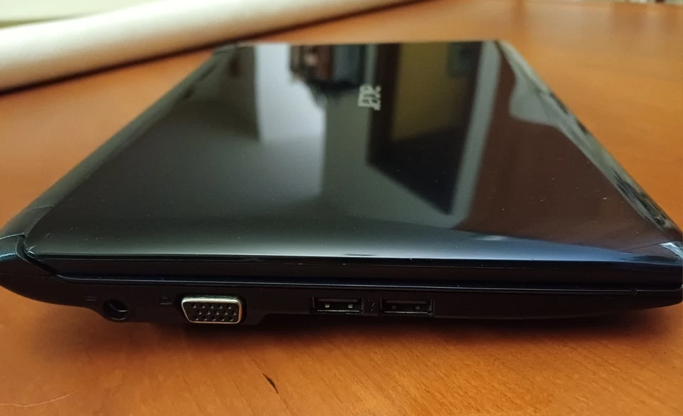 Netbook Acer Aspire One NAV50 - Immagine 3 di 4