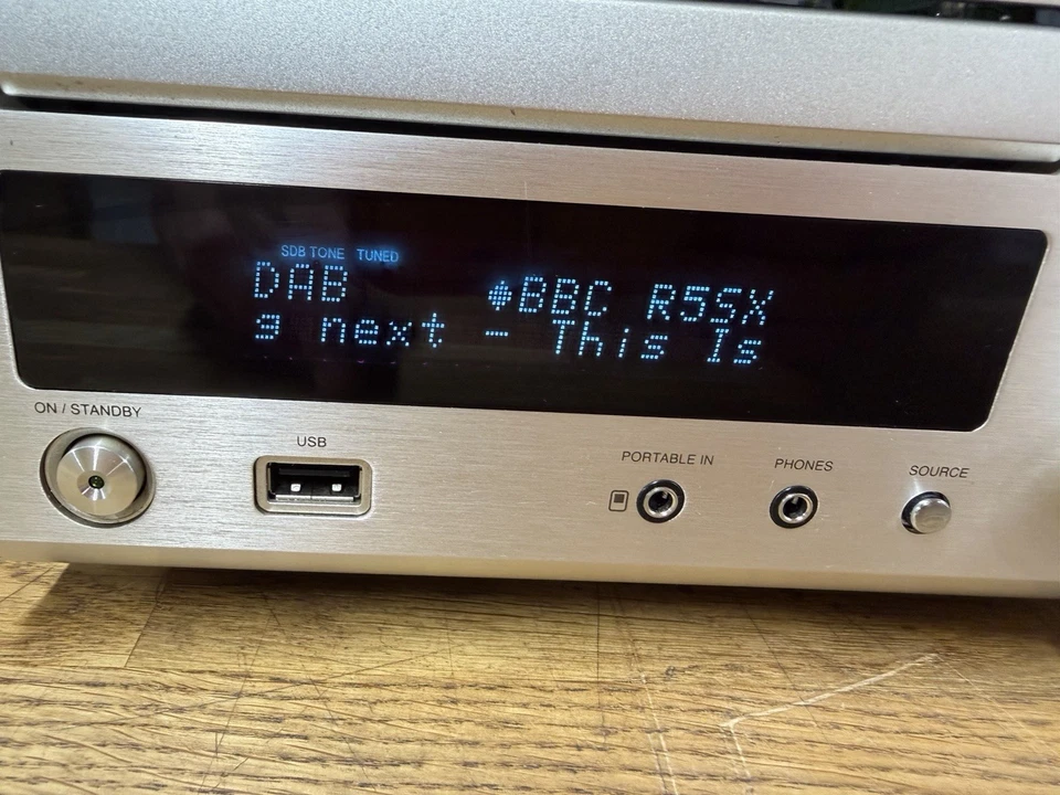 Denon RCD-M37DAB AM/FM CD Receiver  Silver - Tested - Mini Hifi - Postage - Image 3 of 4