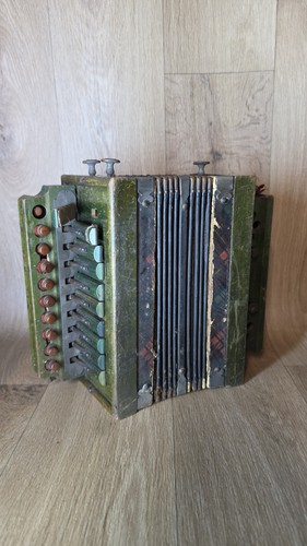 MCK & F The Professional Patent Metal Action Resonator Accordion Made in Germany