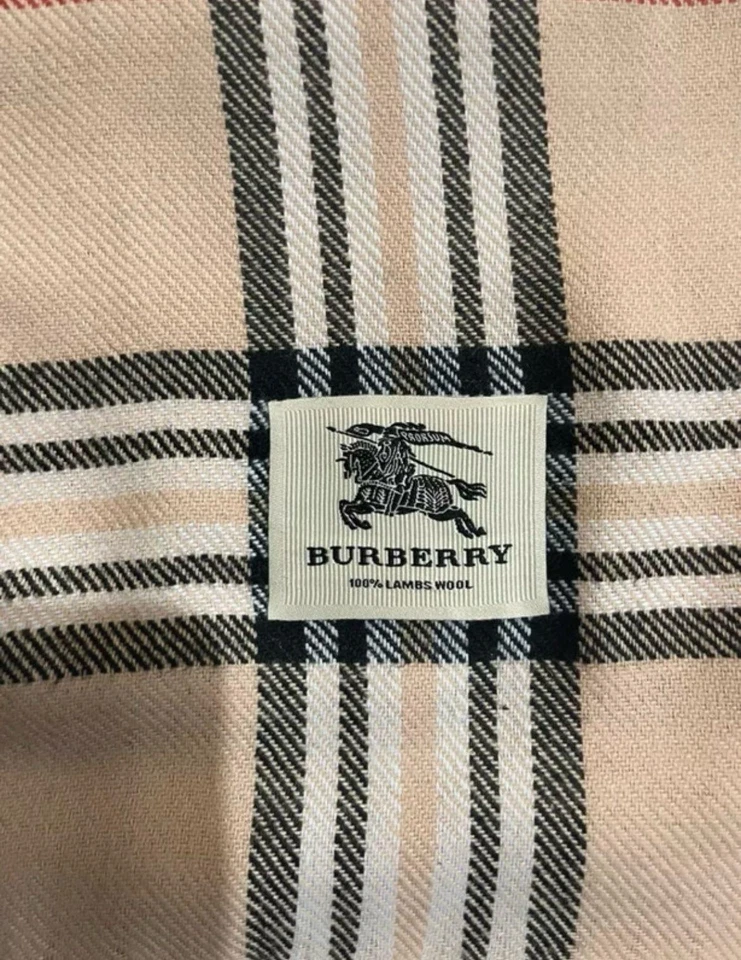 Burberry Scarf 100% Lambswool - Image 3 of 3