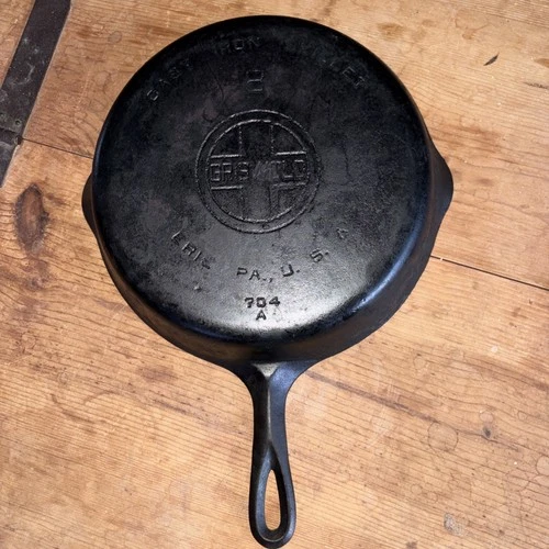Vintage Griswold No. 8 Cast Iron Skillet Model 704 A Large Logo level.