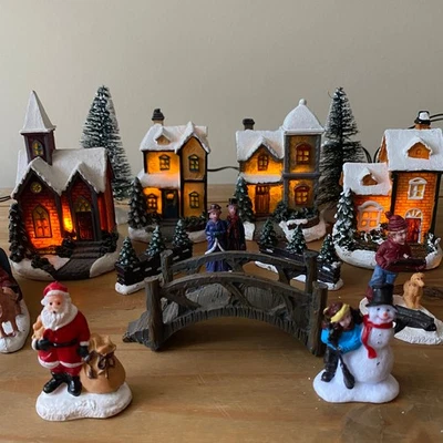 SELECTIONS Christmas Village Set Scene For Windowsills Or Mantelpieces - 24 Piece with LEDs