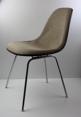 VITRA Eames Fiberglass Side Chair by Herman Miller Braun Stapelstuhl Bauhaus