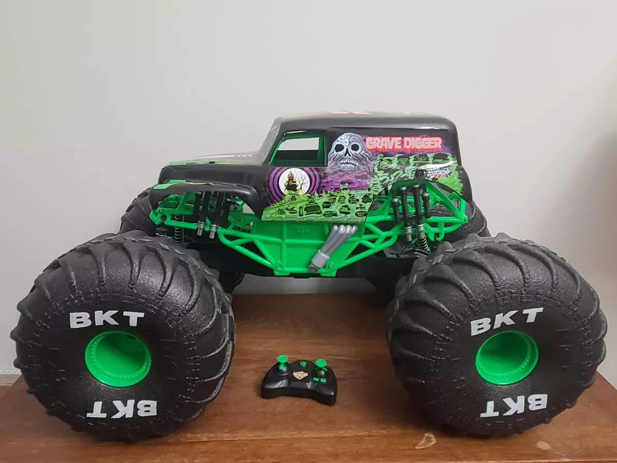  Monster Jam, Official Mega Grave Digger All-Terrain Remote  Control Monster Truck with Lights, 1: 6 Scale, Kids Toys for Boys : Toys &  Games